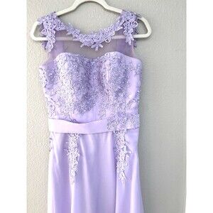 Elegant special occasion dress in Lovely Lilac color W lace for evening,  Sz 8